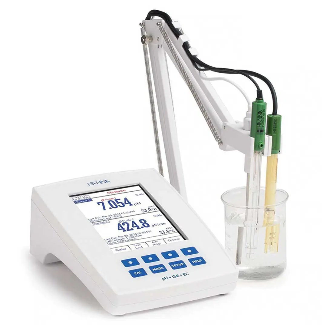 تصویر ایستاده مولتی متر رومیزی هانا (HANNA) مدل HI5522 با بدنه سفید