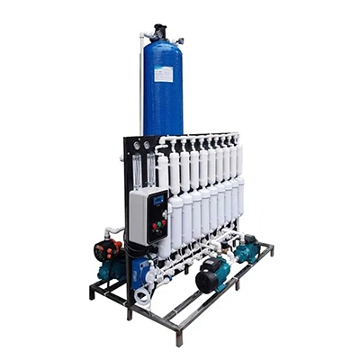 نمای جانبی دستگاه تصفیه آب نیمه صنعتی 4000 گالن با مخزن FRP