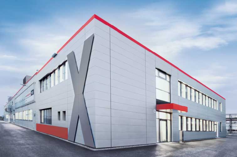 ممبران تصفیه آب  LANXESS برای نمک زدایی و حذف املاح مضر از آب‌های سنگین مانند آب دریا، آب‌های نیمه سنگین مانند آب‌های لب شور و آب‌های سبک (آب‌های کم شور) کاربرد دارد. 