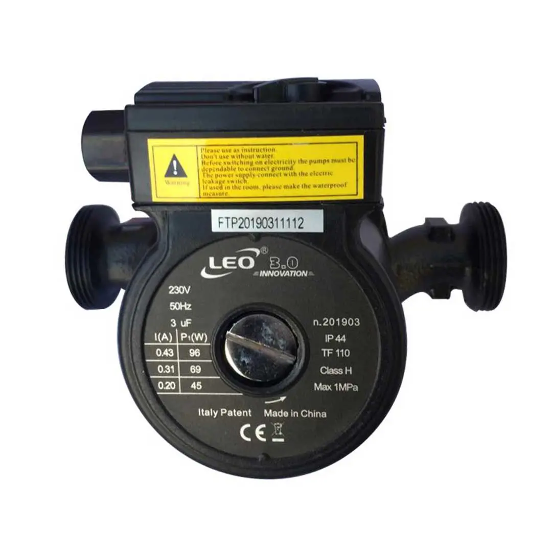 نمای روبهروی پمپ سیرکولاتور لئو (LEO) مدل LRP15-60/130 در حالت ایستاده