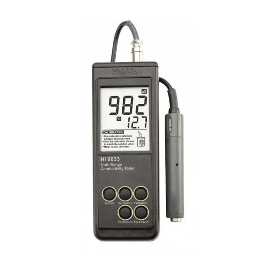 نمای ابستاده EC متر پرتابل هانا (HANNA) مدل HI9033 بدنه طوسی با پراب و نمایگشر بزرگ