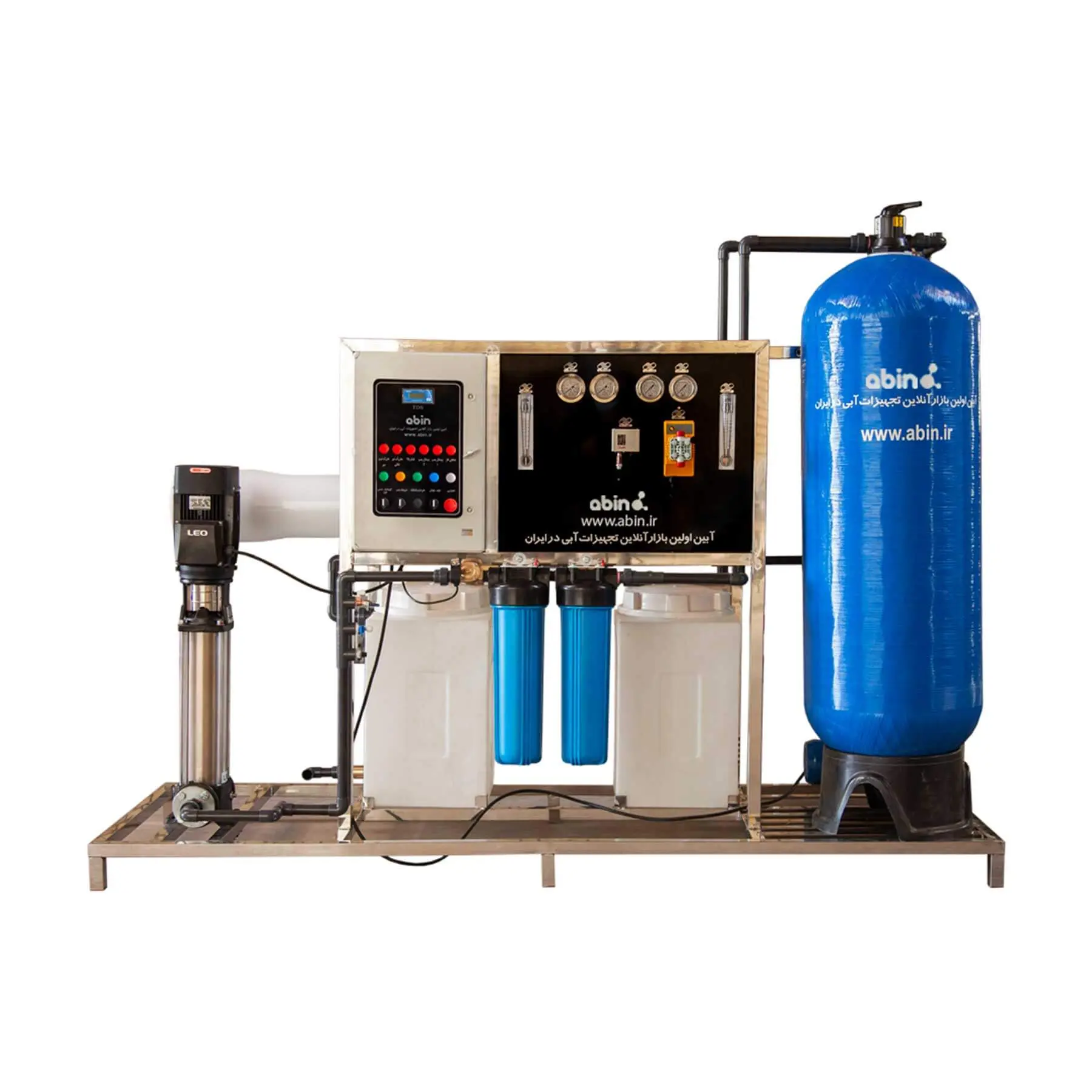 نما روبرو دستگاه تصفیه آب صنعتی RO با ظرفیت 25 متر مکعب