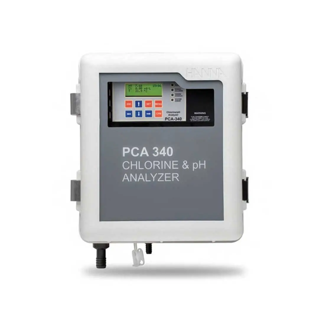 نمای جلو کنترلر PH و کلر آنلاین هانا (HANNA) مدل PCA340 صفحه نمایش LCD و دکمه های کنترلی