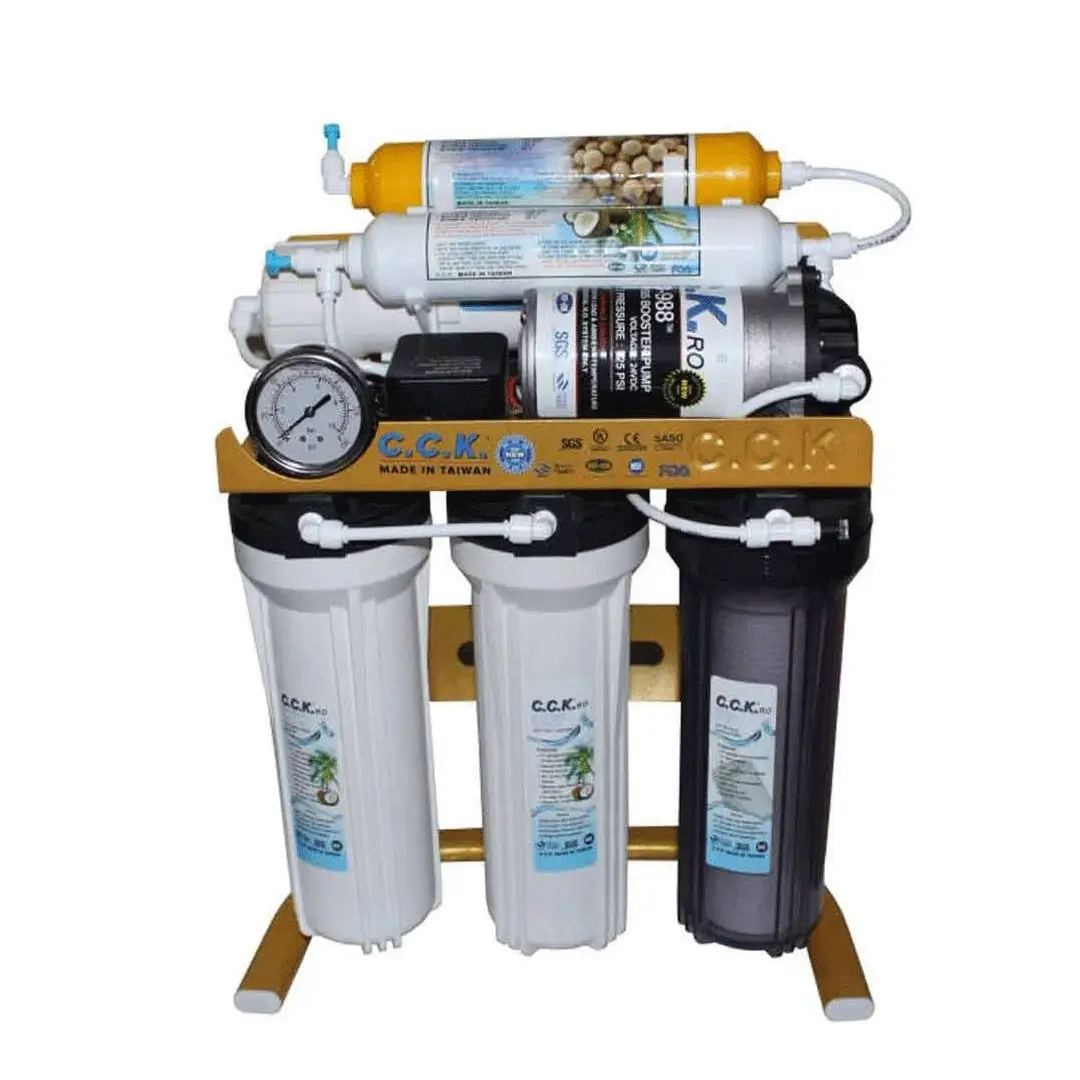نمای روبرو دستگاه تصفیه آب خانگی سی سی کا (C.C.K) مدل 2019 RO-GOLD با حک برند