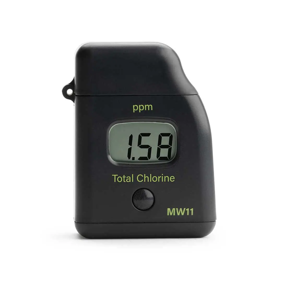 تصویر جلو فتومتر کلر میلواکی (Milwaukee) مدل MW11 ذوزنقه مشکی با دکمه فیزیکی