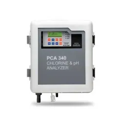 نمای جلو کنترلر PH و کلر آنلاین هانا (HANNA) مدل PCA340 صفحه نمایش LCD و دکمه های کنترلی