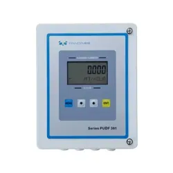 نمای روبرو فلومتر هوشمند التراسونیک پاندا (Panda) سری PUDF301 دکمه های کنترلی و پورت های اتصال