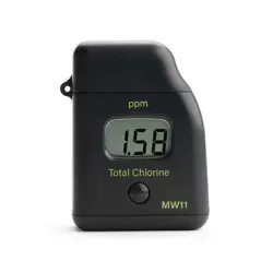 تصویر جلو فتومتر کلر میلواکی (Milwaukee) مدل MW11 ذوزنقه مشکی با دکمه فیزیکی