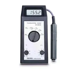 نمای مقابل EC و TDS متر پرتابل هانا (HANNA) مدل HI8033 با سه پیچ تنظیم