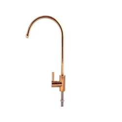 تصویر شیر برداشت اهرمی طلایی با طراحی لوکس و بدنه براق