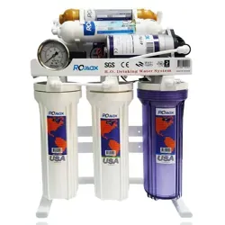 نمای جلویی دستگاه تصفیه آب شش مرحله ای ROMAX با مخازن شفاف و بدنه سفید